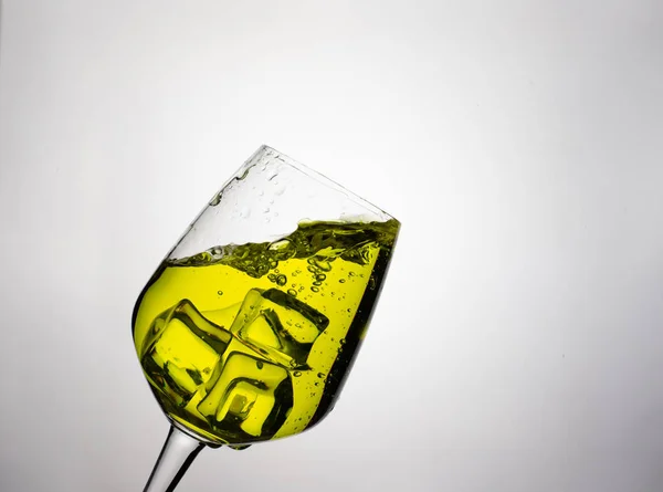 Cubetti Ghiaccio Bicchiere Vino — Foto Stock
