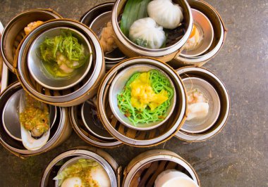 Dim sum plaka üzerinde. Çin mutfağı