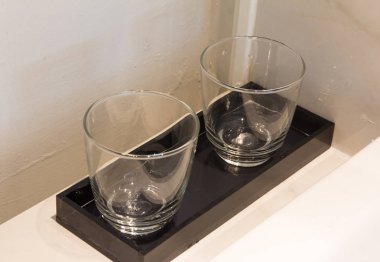 Boş cam plaka üzerinde