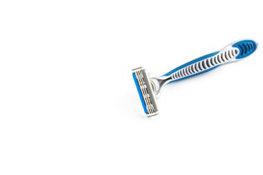 beyaz zemin üzerine jilet