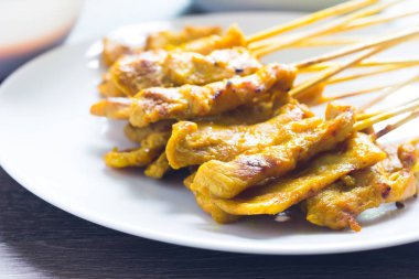 Otlar, soslu domuz eti kızartma Tayland Gıda