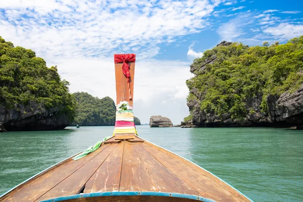 Schöne Aussicht vom langen Boot auf der Insel Khao yai, Satun Thailand — Stockfoto