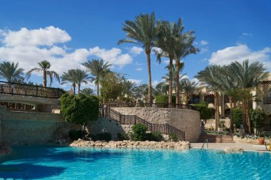 Sharm El Sheikh, Mısır - 9 Şubat 2019: Beş yıldızlı The Grand Hotel avuç içi ve yaz aylarında Yüzme Havuzu