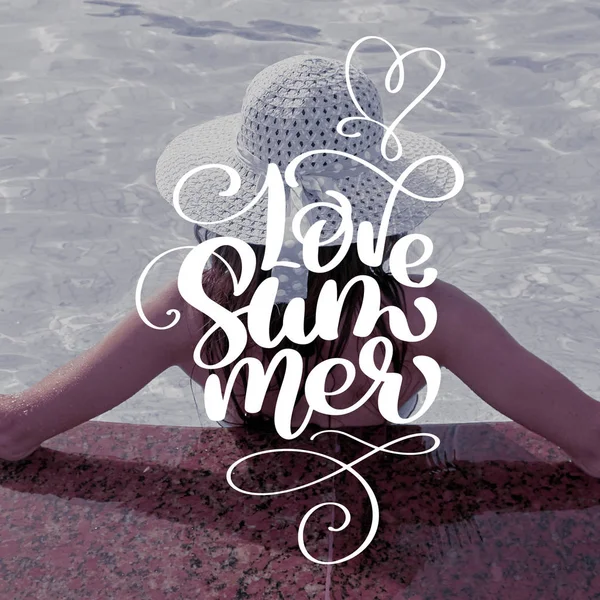 Woman in white hat lies on beach. Template for social networks instagram story. Hand drawn Motivation Quote text Love Summer on photo. Nature sea background — Stock fotografie
