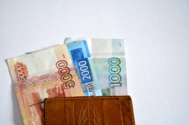 Rus Rublesi Lirası üstünde beyaz arka plan