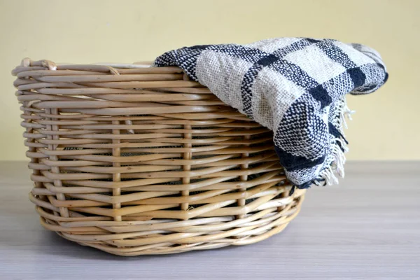 Plaid Basket Preparing Picnic — Stock Photo, Image