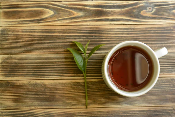 Чайные Листья Чай Чашке Деревянном Фоне Концепции Чая — стоковое фото
