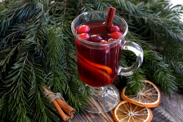 Vino Caliente Navidad Con Arándanos Copa Bebida Caliente Invierno Con —  Fotos de Stock