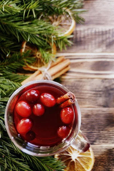 Christmas Mulled Wine Cranberries Glass Winter Warming Drink Spices Decorated — Stock Photo, Image
