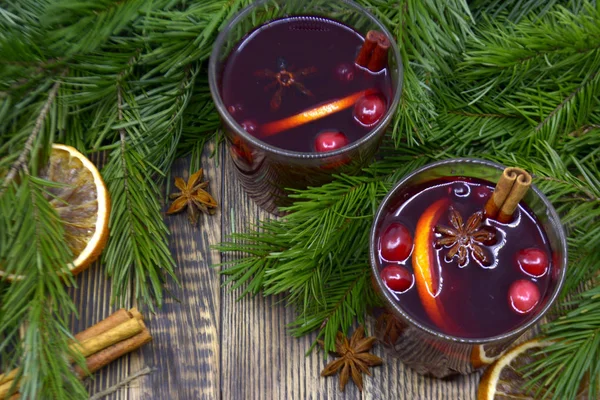 Christmas Mulled Wine Cranberries Glasses Winter Warming Drink Spices Decorated — Stock Photo, Image