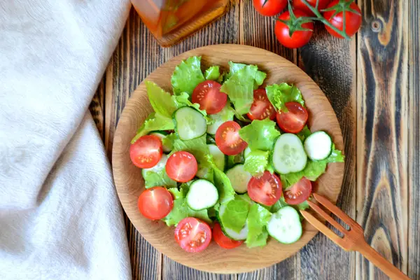 Salade Printemps Été Avec Légumes Frais Tomates Cerises Concombres Dans — Photo