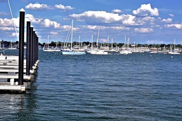 Προβολή Σκαφών Που Μπλοκάρουν Λιμάνι Του Newport Rhode Island Καλοκαίρι — Φωτογραφία Αρχείου