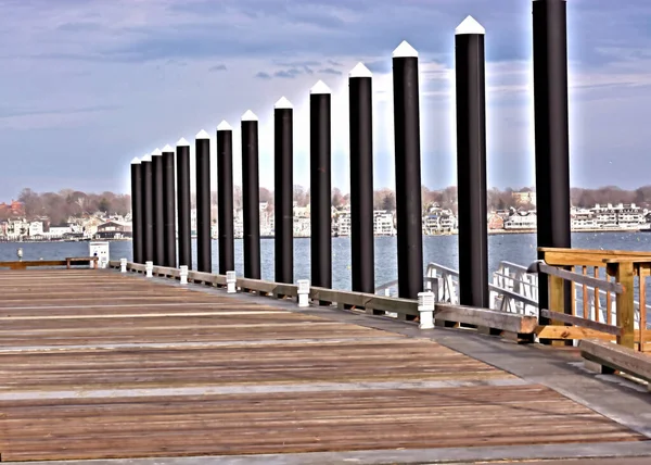 Båt Kaj Och Rad Pyloner Vid Fort Adams Newport Rhode — Stockfoto