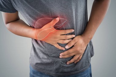 Kalın bağırsak fotoğraf gri arka plan, insanlar ile mide ağrısı sorunu kavramı, erkek anatomisi karşı adamın vücudunda olduğunu