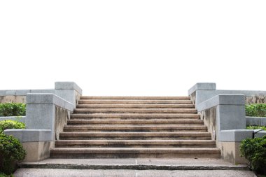 Yukarı doğru metal korkuluk dolgulu gri bir merdivenin önden görünüm