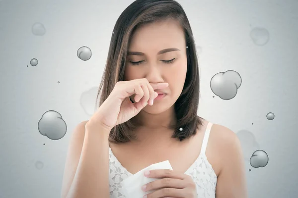Asian Kobieta Białej Sukni Złapać Jej Nosa Względu Nieprzyjemny Zapach — Zdjęcie stockowe