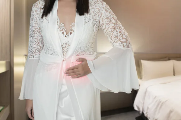 Mulher Camisola Seda Roupão Branco Acordar Para Para Quarto Mulheres — Fotografia de Stock