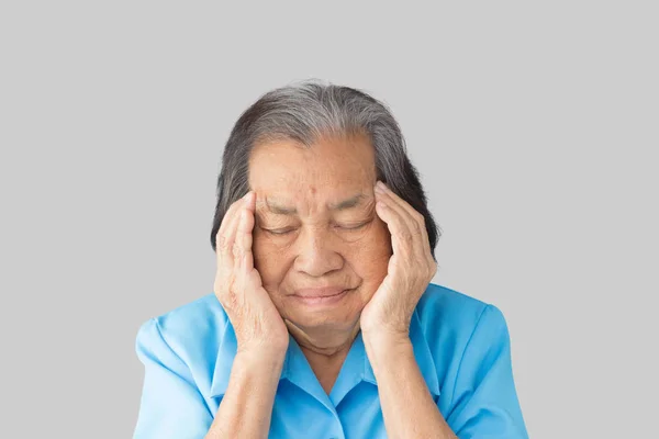 Estressado exausto avó ter forte tensão dor de cabeça — Fotografia de Stock