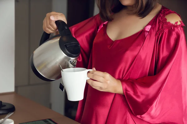 Versare Vetro Acqua Calda Donna Che Del Mattino Avere Con — Foto Stock