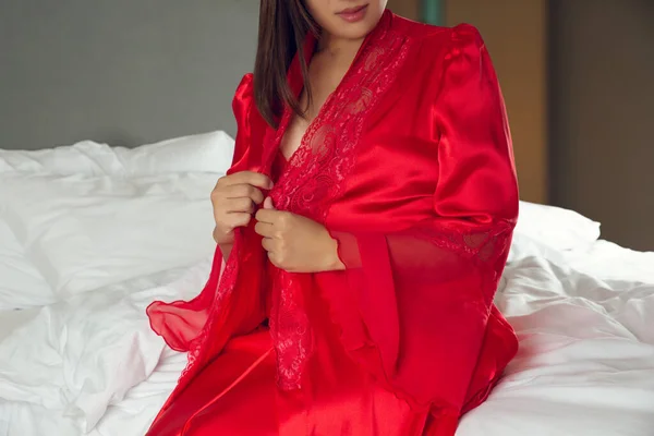 Une Femme Portait Une Chemise Nuit Sexy Rouge Une Robe — Photo