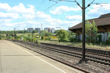 Demiryolu parça ve İstasyonu tek ve birden fazla parça demiryolu bekleyen tren için