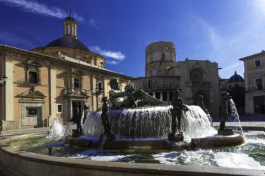 Çeşme Rio Turia Virgin Saint Mary meydanında