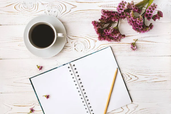 Draufsicht Auf Ein Tagebuch Oder Notizbuch Bleistift Und Kaffee Und — Stockfoto