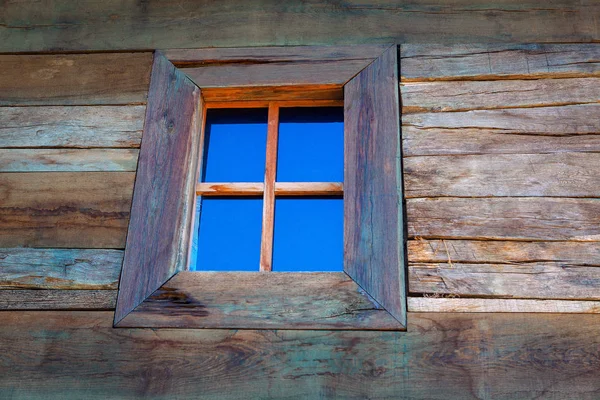 Fönster Och Trävägg — Stockfoto