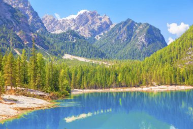 sahne Dolomites üzerinden Ital dağda ile dağ Gölü ile.