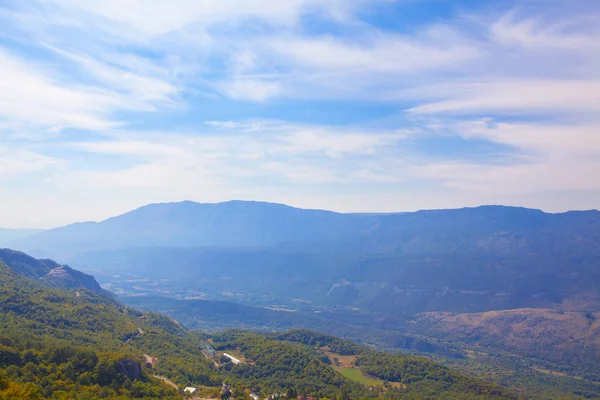 Landschaft Mit Blauen Silhouetten Von Bergen — Stockfoto