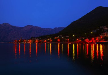 Eski şehrin gece manzarası