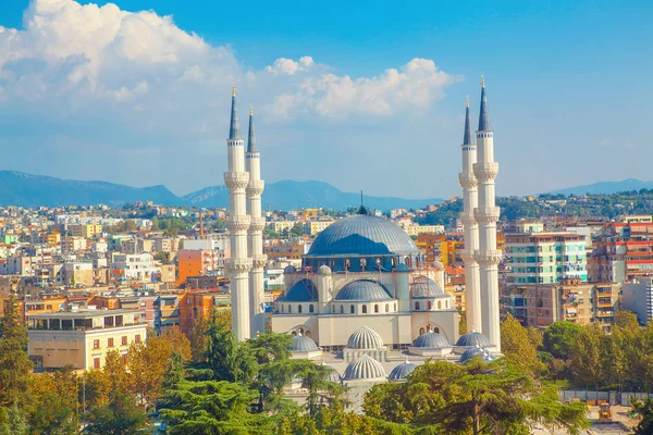 Tiran, Arnavutluk ve Arnavutluk'büyük Camisi Panoraması