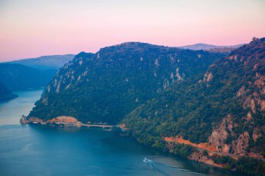 Romanya ve Sırbistan sınır, yatay, Karpatlar ve tuna