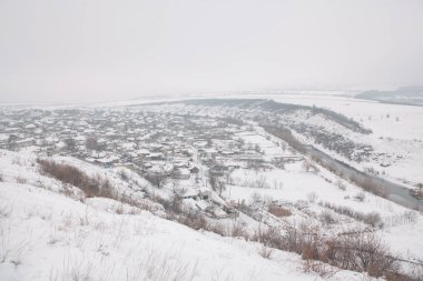 Kışın köyünün havadan görünümü