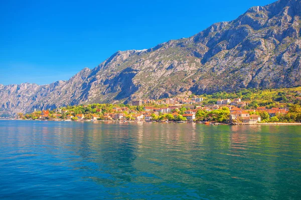 Perast şehrin güzel manzara