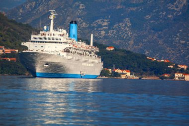Bay büyük cruise liner 