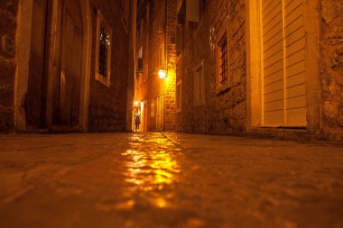 eski şehrin gece çekimi