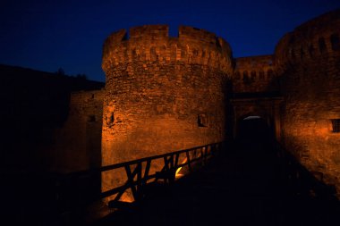 Belgrad Kalesi ile gece çekimi