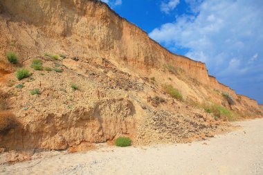Güneşli sahil ve plaj