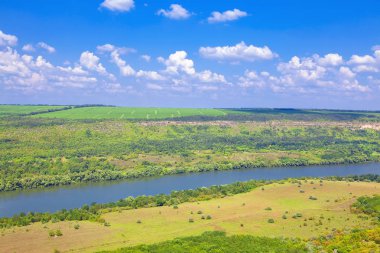 nehir ve alanların havadan görünümü