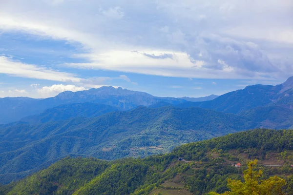 巴尔干山脉的自然景观 — 图库照片