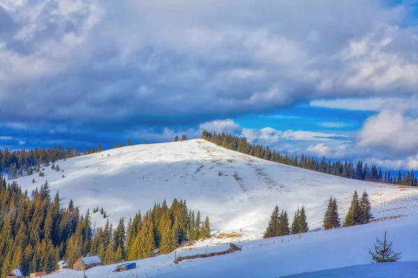 Winter Natur Schneebedeckte Berge — Stockfoto