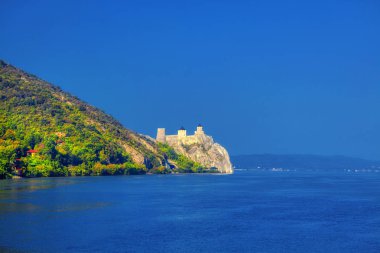 Tuna Nehri üzerinde Golubac kale