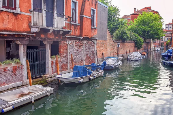 Barcos Cais Canal Veneza — Fotografia de Stock