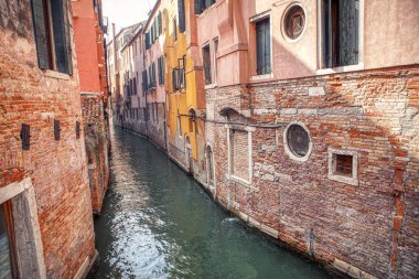 Venedik ve eski mimari dar kanal