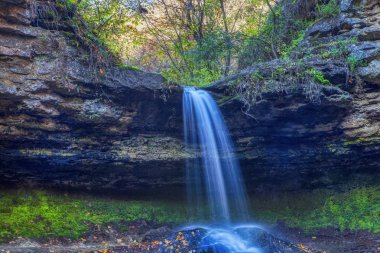 ünlü doğal şelale Village Saharna, Moldova