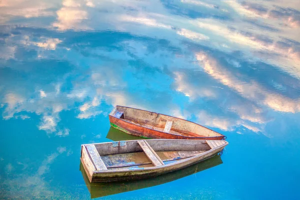 Wooden Boats Water Mirror Clouds Reflection — Stock Photo, Image