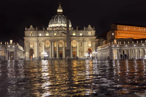 Площадь Святого Петра Ватикане Дождливую Ночь — стоковое фото