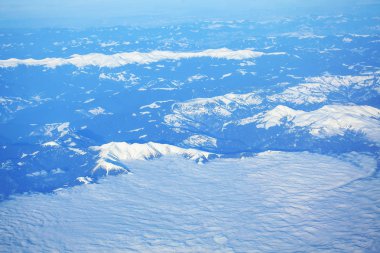 beyaz dağ havadan görünümü