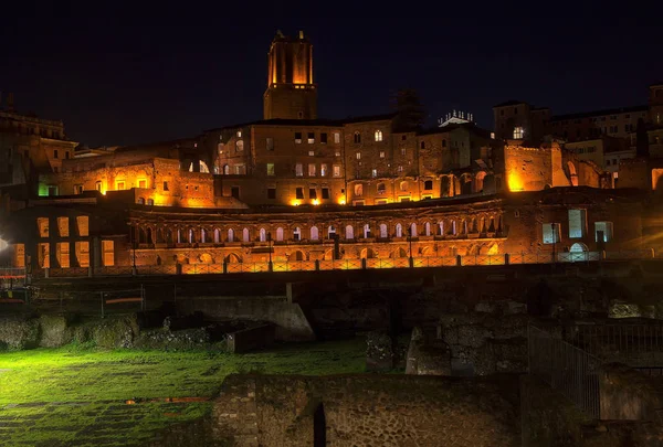 Gece Trajan Forumu Roma Harabeleri — Stok fotoğraf